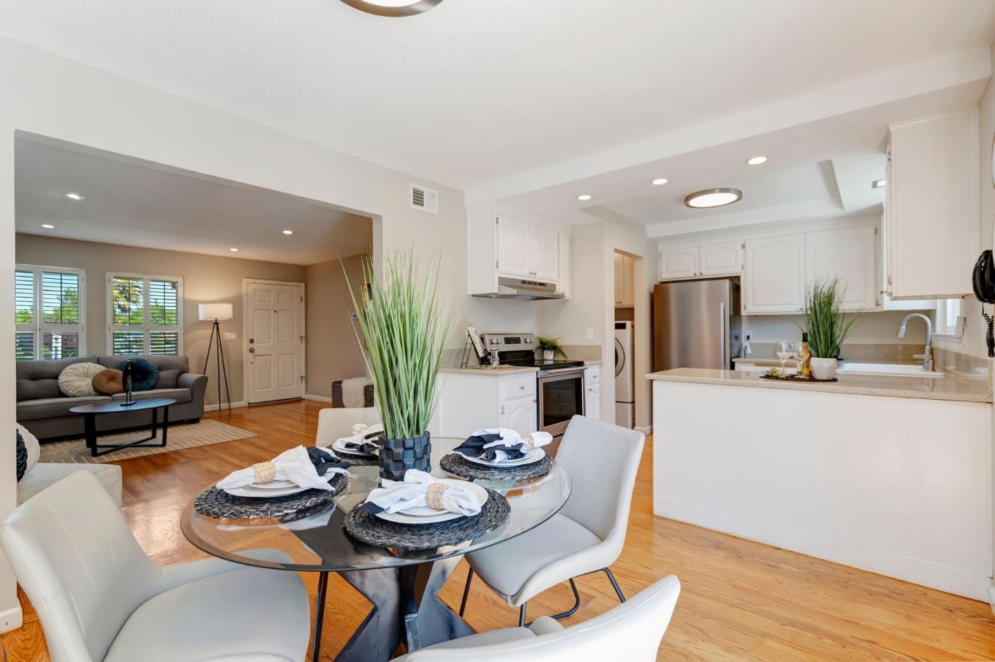 Detail Gallery Image 9 of 30 For 240 Bangor, San Jose,  CA 95123 - 3 Beds | 2 Baths