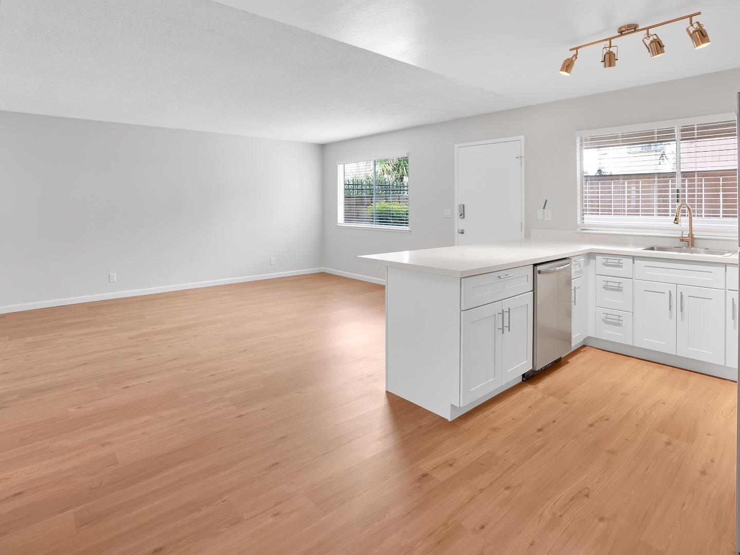 Detail Gallery Image 19 of 32 For 711 South St, Hollister,  CA 95023 - – Beds | – Baths