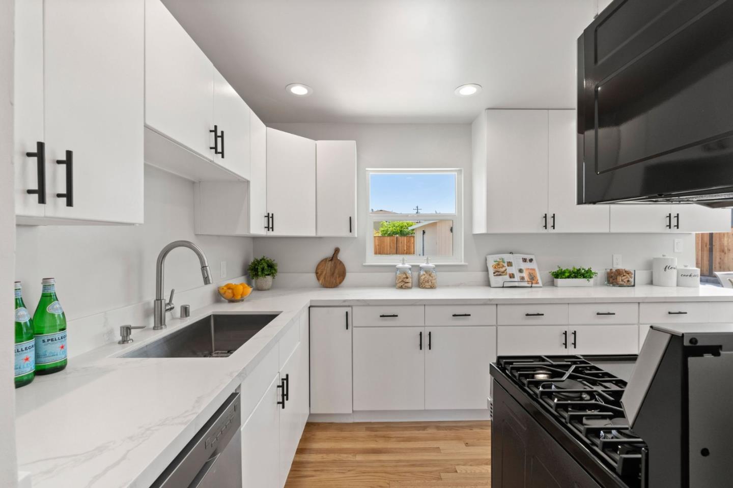 Detail Gallery Image 10 of 39 For 4172 Will Rogers Dr, San Jose,  CA 95117 - 3 Beds | 2 Baths