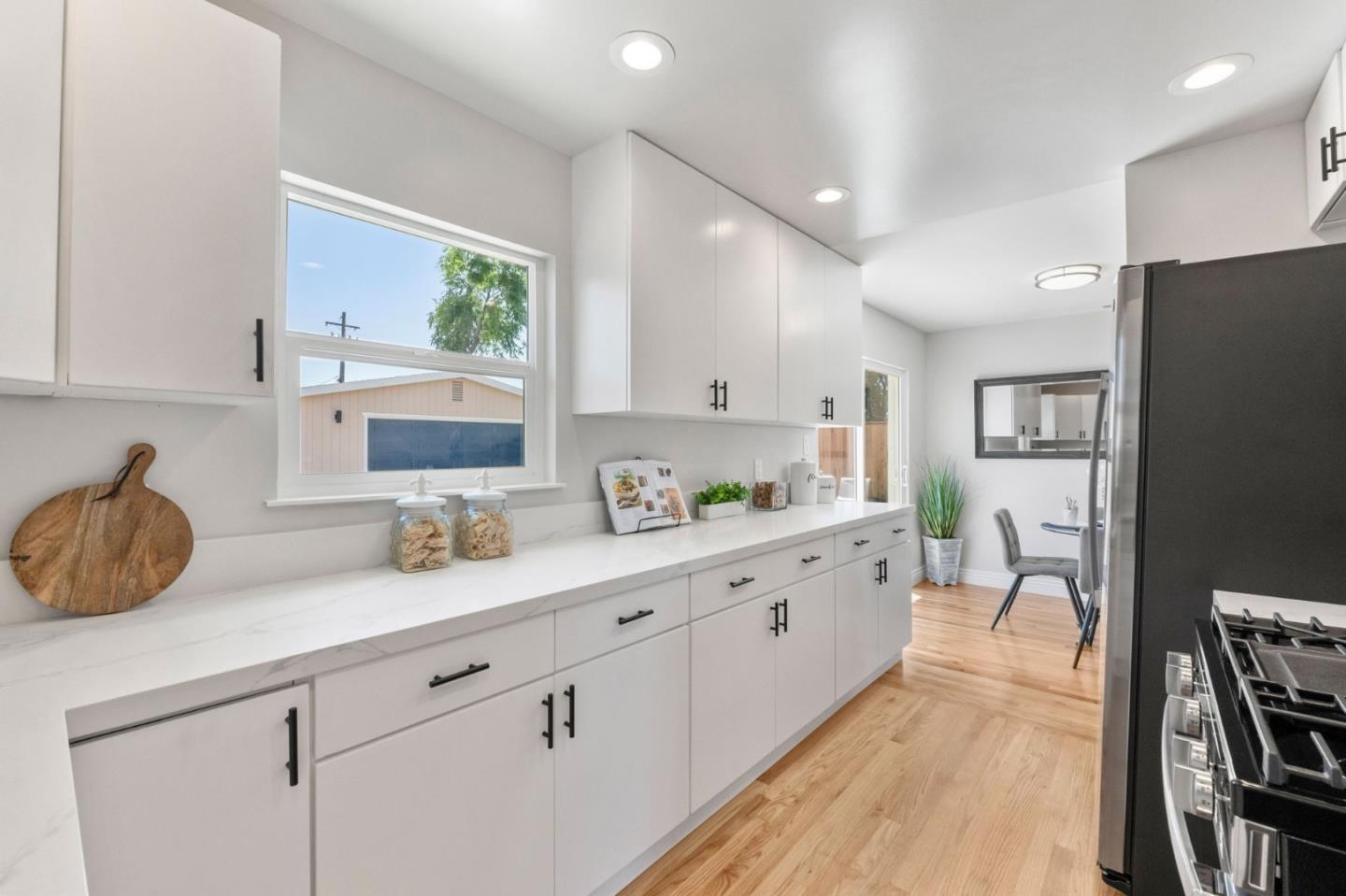 Detail Gallery Image 11 of 39 For 4172 Will Rogers Dr, San Jose,  CA 95117 - 3 Beds | 2 Baths