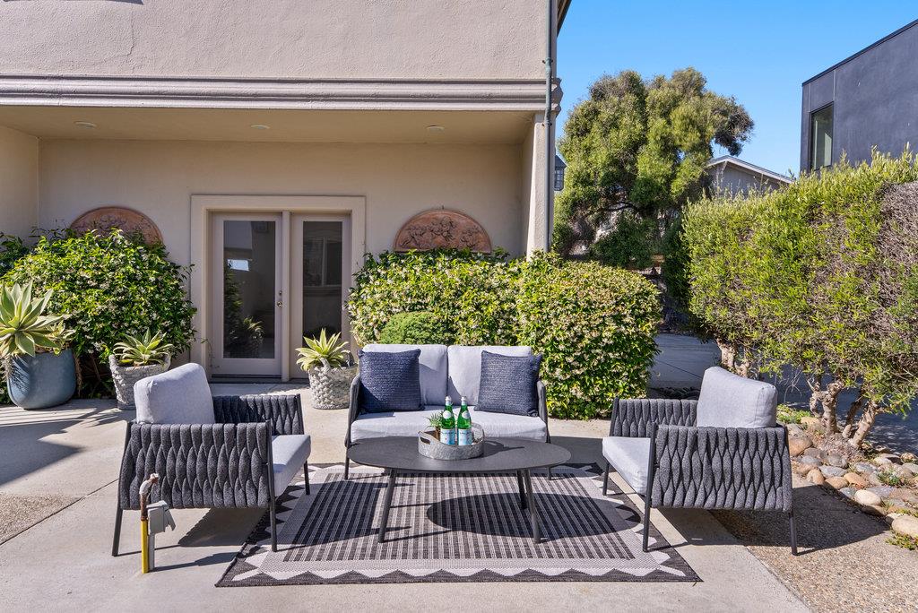 Detail Gallery Image 12 of 35 For 940 W Cliff Dr, Santa Cruz,  CA 95060 - 3 Beds | 3 Baths