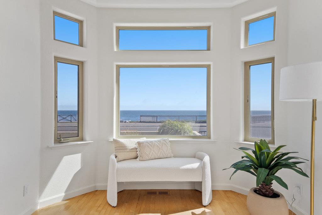 Detail Gallery Image 13 of 35 For 940 W Cliff Dr, Santa Cruz,  CA 95060 - 3 Beds | 3 Baths