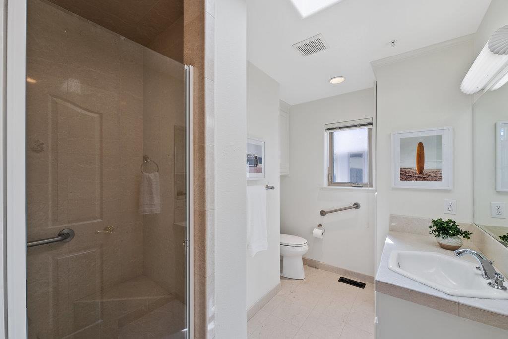 Detail Gallery Image 23 of 35 For 940 W Cliff Dr, Santa Cruz,  CA 95060 - 3 Beds | 3 Baths
