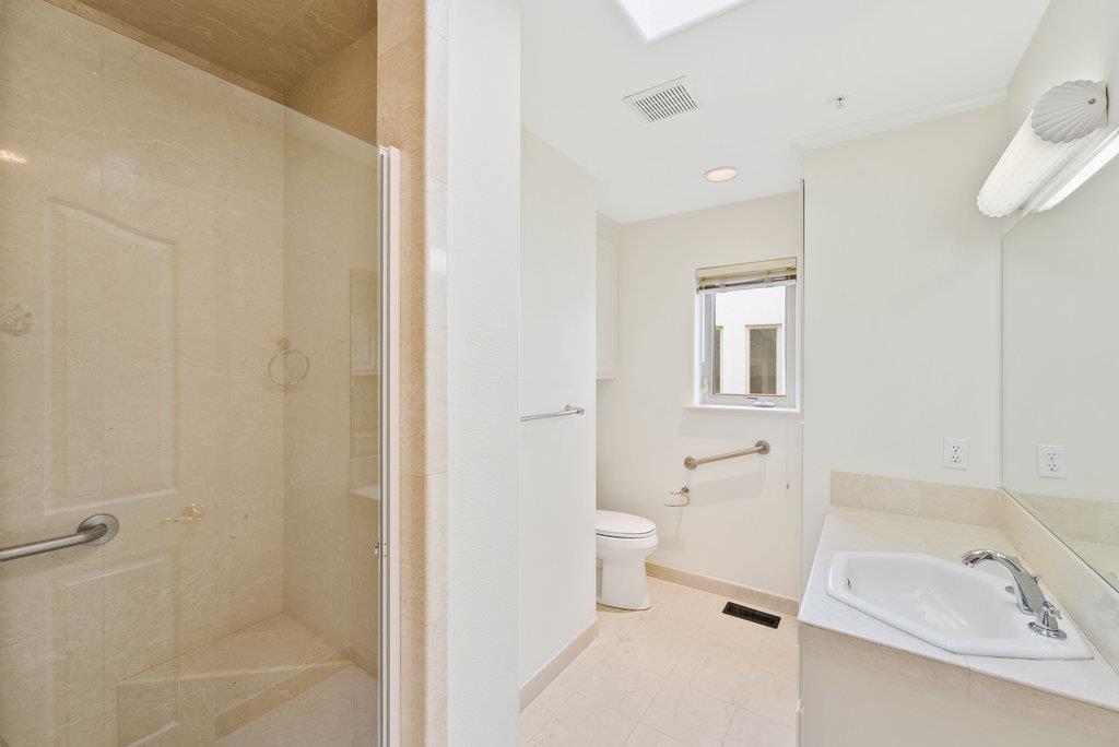 Detail Gallery Image 25 of 35 For 940 W Cliff Dr, Santa Cruz,  CA 95060 - 3 Beds | 3 Baths