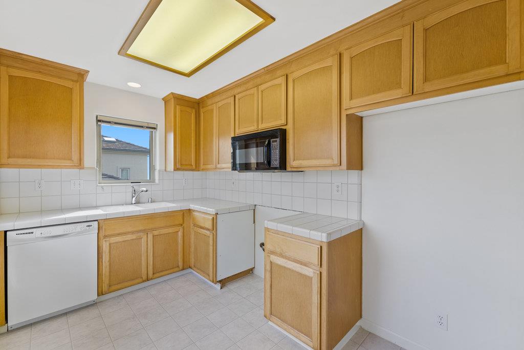 Detail Gallery Image 31 of 35 For 940 W Cliff Dr, Santa Cruz,  CA 95060 - 3 Beds | 3 Baths