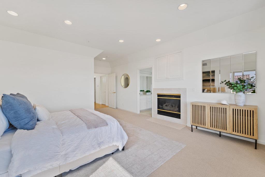 Detail Gallery Image 7 of 35 For 940 W Cliff Dr, Santa Cruz,  CA 95060 - 3 Beds | 3 Baths
