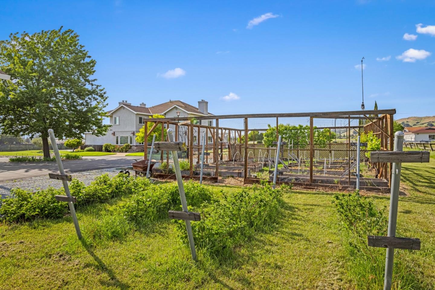 Detail Gallery Image 70 of 108 For 2340 Tennant Ave, Morgan Hill,  CA 95037 - 6 Beds | 4/1 Baths