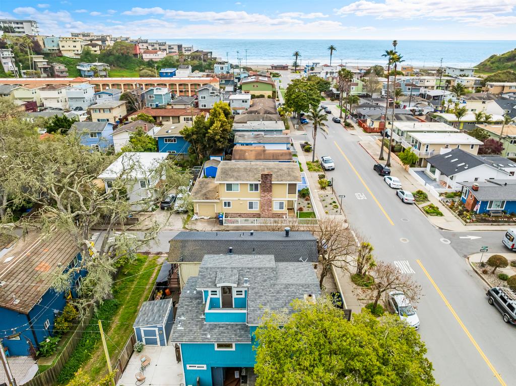 Detail Gallery Image 2 of 26 For 212 Aptos Beach Dr, Aptos,  CA 95003 - 2 Beds | 2 Baths