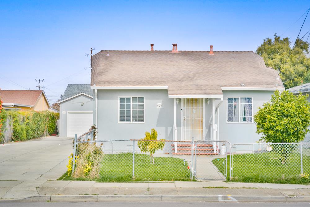 Detail Gallery Image 2 of 17 For 620 Sunset Blvd, Hayward,  CA 94541 - 4 Beds | 2 Baths