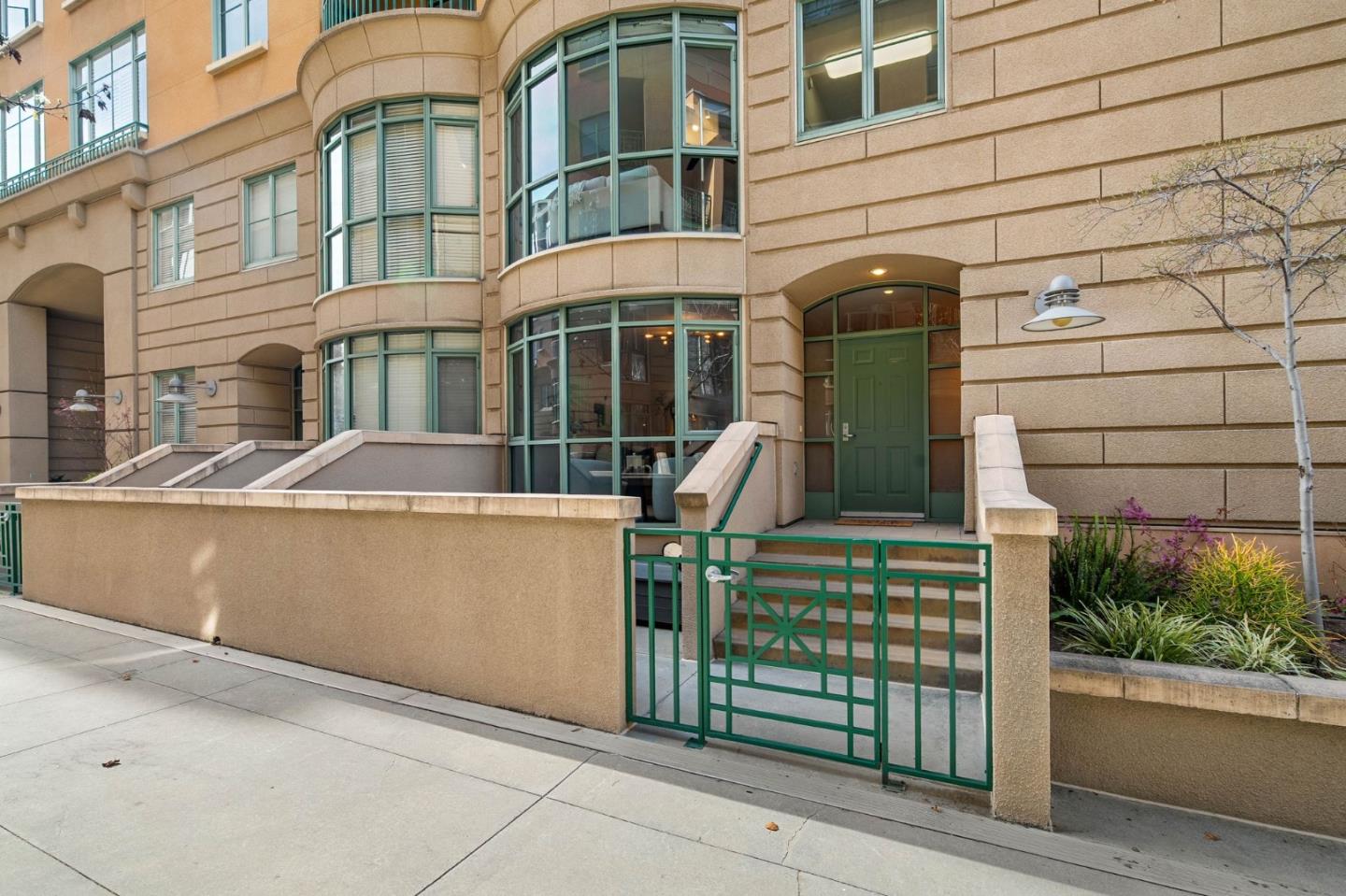 Detail Gallery Image 2 of 44 For 144 S 3rd St #127,  San Jose,  CA 95112 - 2 Beds | 2/1 Baths