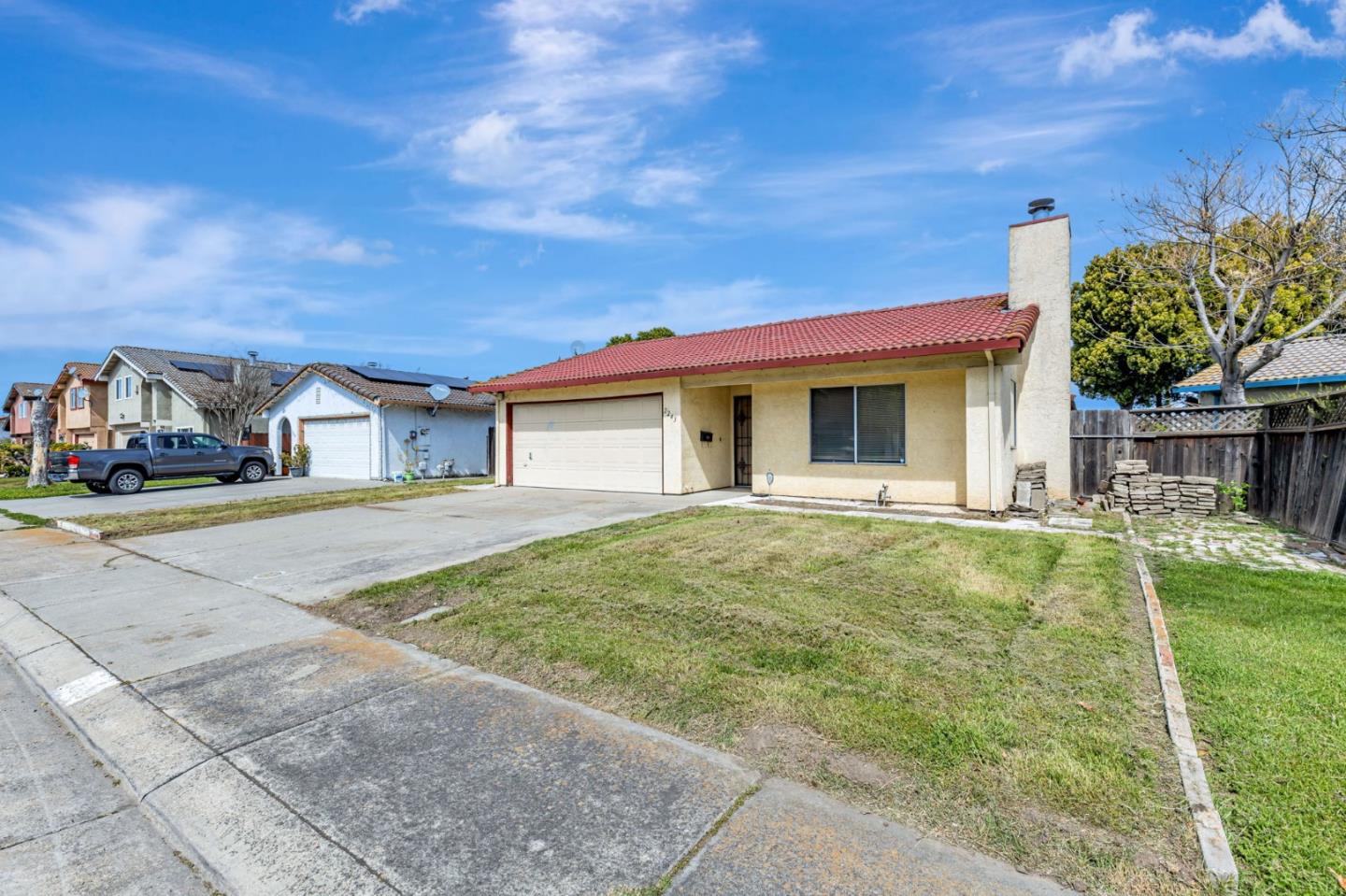 Detail Gallery Image 2 of 25 For 2243 Port Trinity Cir, Stockton,  CA 95206 - 3 Beds | 2 Baths