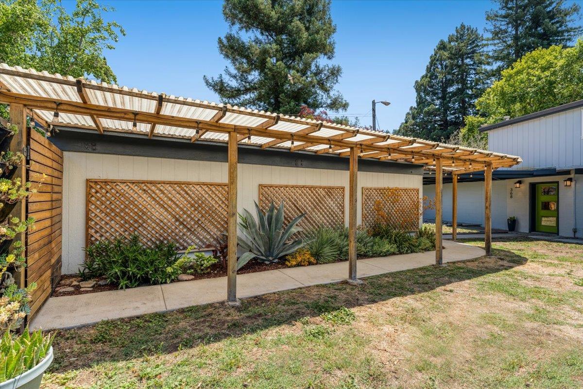 Detail Gallery Image 12 of 81 For 368 Green Valley Rd, Scotts Valley,  CA 95066 - 5 Beds | 4 Baths