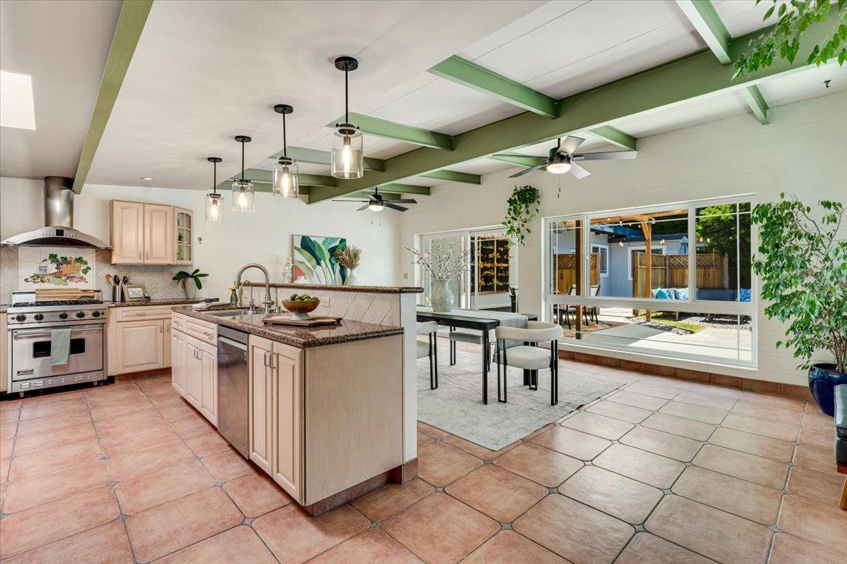 Detail Gallery Image 24 of 81 For 368 Green Valley Rd, Scotts Valley,  CA 95066 - 5 Beds | 4 Baths