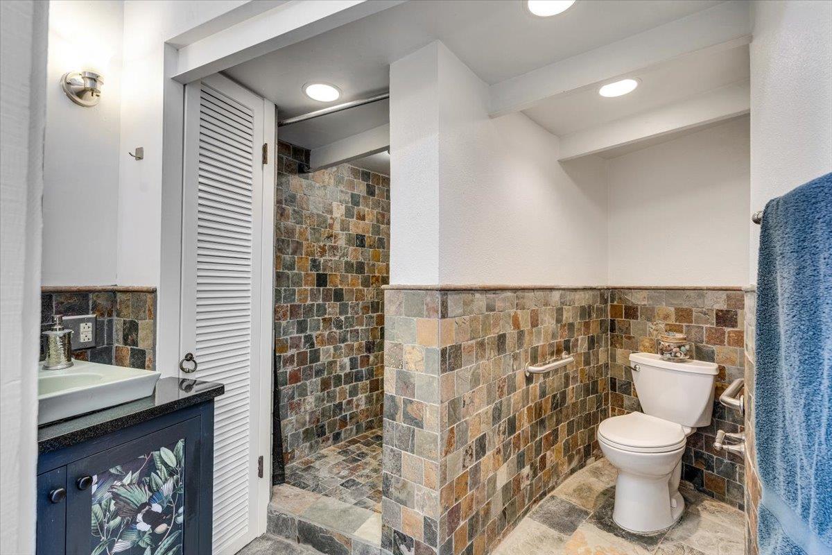 Detail Gallery Image 38 of 81 For 368 Green Valley Rd, Scotts Valley,  CA 95066 - 5 Beds | 4 Baths