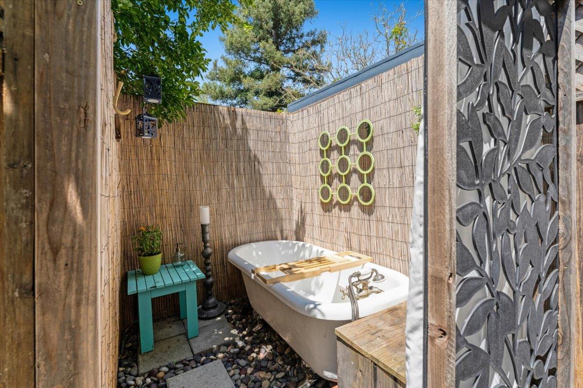 Detail Gallery Image 61 of 81 For 368 Green Valley Rd, Scotts Valley,  CA 95066 - 5 Beds | 4 Baths