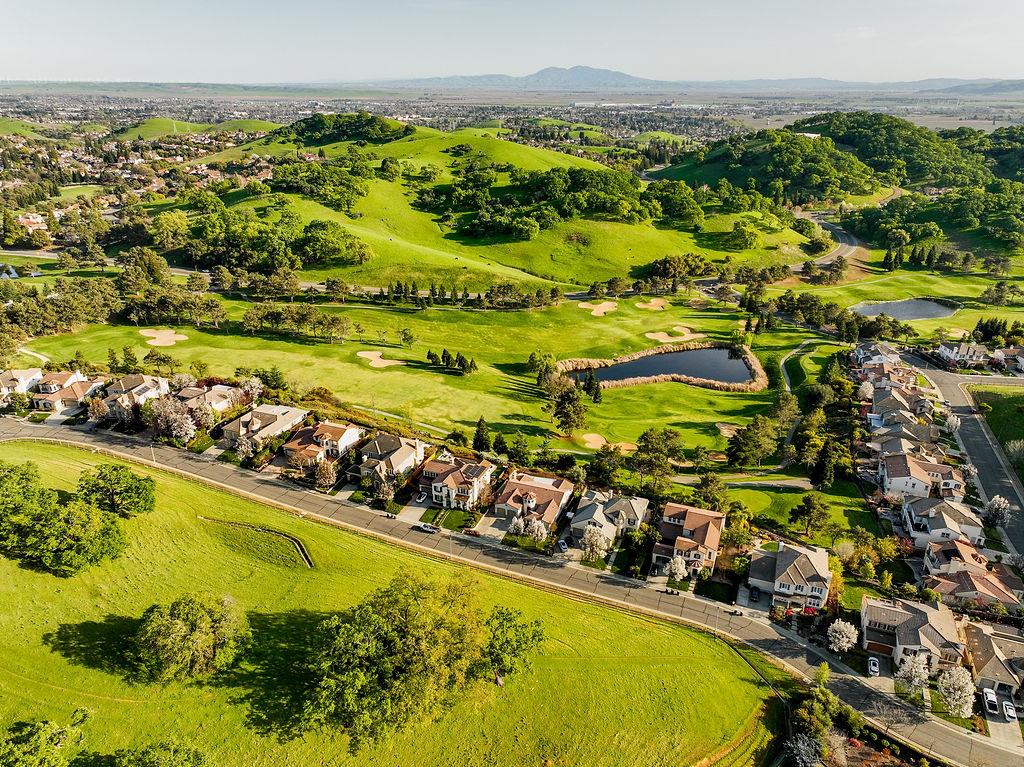 Detail Gallery Image 34 of 38 For 2953 Pebble Beach Cir, Fairfield,  CA 94534 - 5 Beds | 3/1 Baths