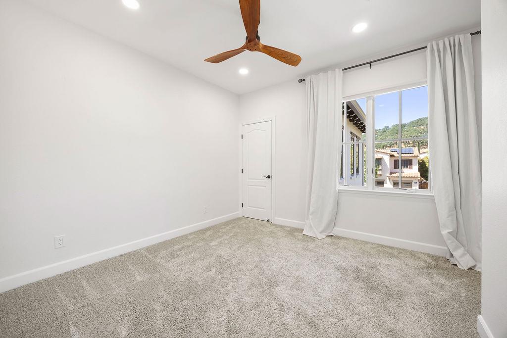 Detail Gallery Image 58 of 90 For 2953 Pebble Beach Cir, Fairfield,  CA 94534 - 5 Beds | 3/1 Baths