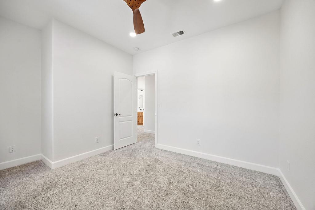 Detail Gallery Image 59 of 90 For 2953 Pebble Beach Cir, Fairfield,  CA 94534 - 5 Beds | 3/1 Baths