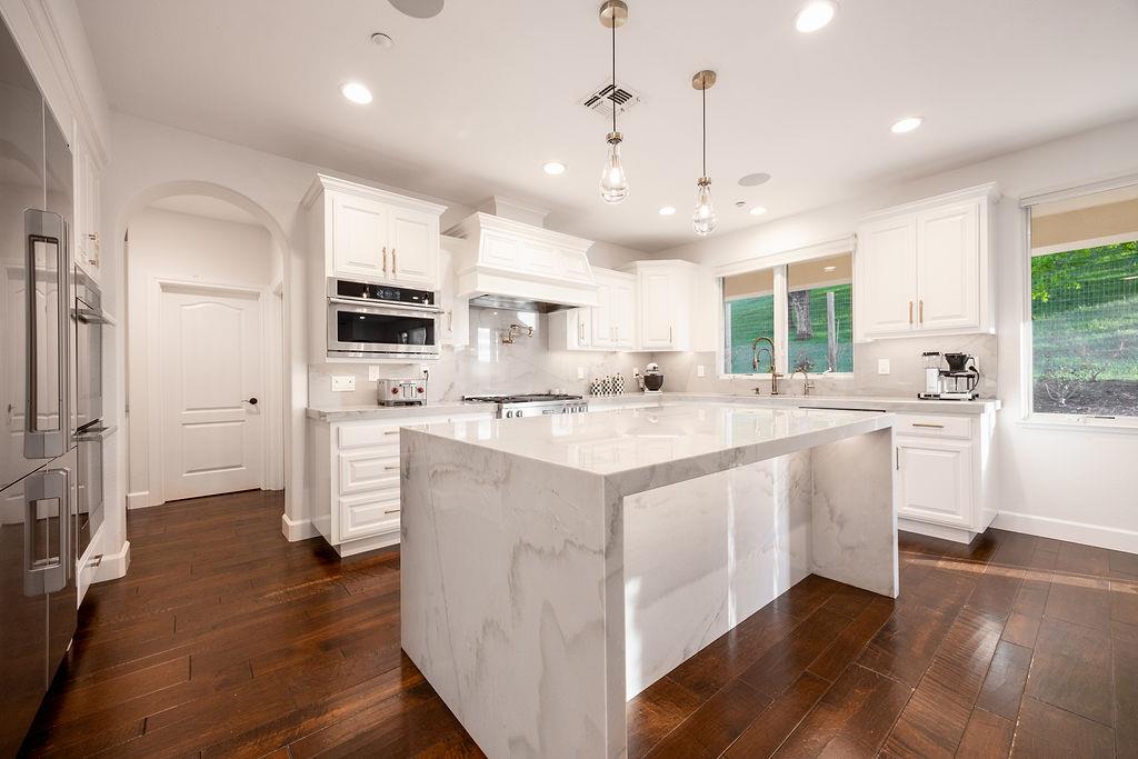 Detail Gallery Image 7 of 38 For 2953 Pebble Beach Cir, Fairfield,  CA 94534 - 5 Beds | 3/1 Baths