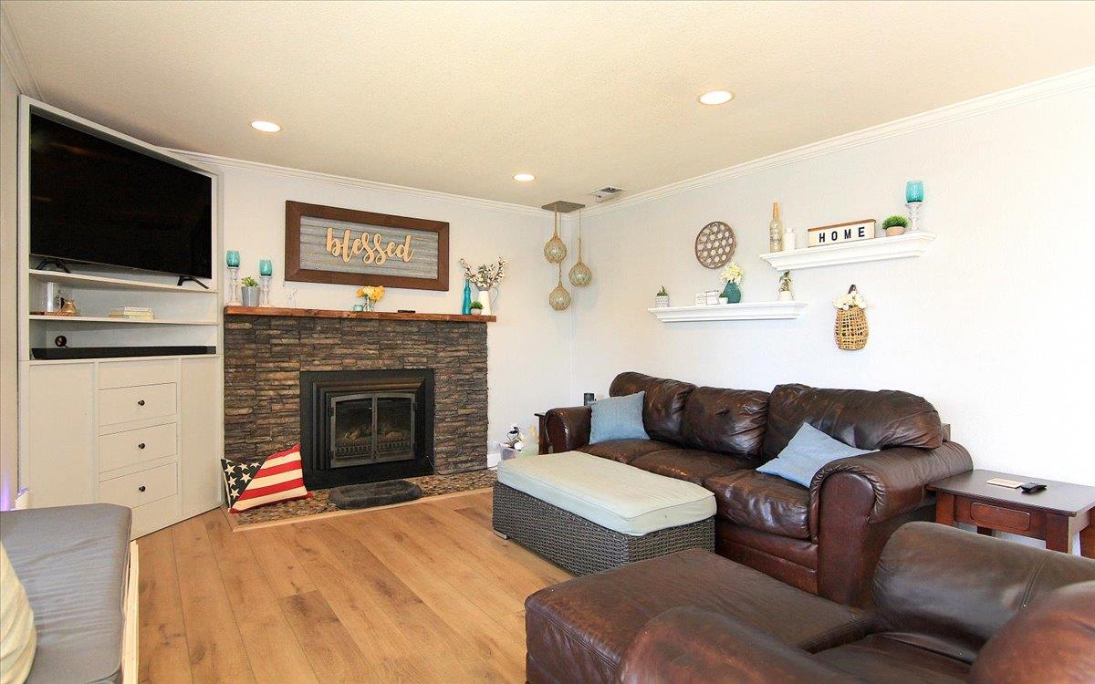 Detail Gallery Image 10 of 36 For 2155 Beachwood Ct, Hollister,  CA 95023 - 4 Beds | 2/1 Baths