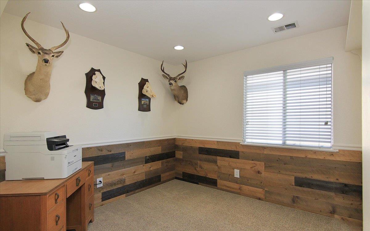 Detail Gallery Image 16 of 36 For 2155 Beachwood Ct, Hollister,  CA 95023 - 4 Beds | 2/1 Baths