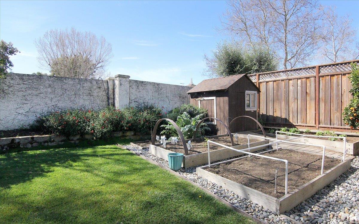 Detail Gallery Image 24 of 36 For 2155 Beachwood Ct, Hollister,  CA 95023 - 4 Beds | 2/1 Baths