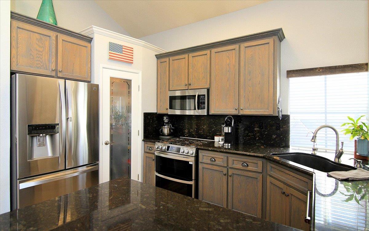Detail Gallery Image 7 of 36 For 2155 Beachwood Ct, Hollister,  CA 95023 - 4 Beds | 2/1 Baths