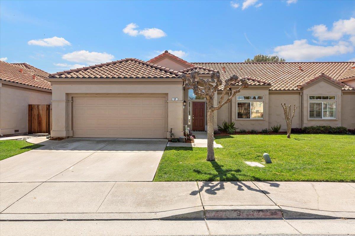 Detail Gallery Image 2 of 41 For 924 Danny Boy Ct, Morgan Hill,  CA 95037 - 2 Beds | 2 Baths