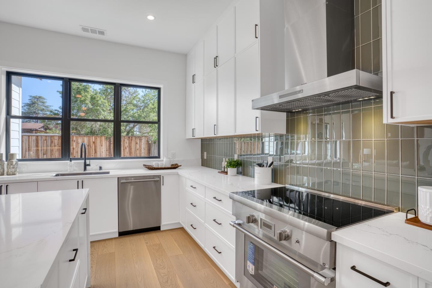 Detail Gallery Image 17 of 43 For 1270 W Hacienda Ave, Campbell,  CA 95008 - 5 Beds | 4 Baths