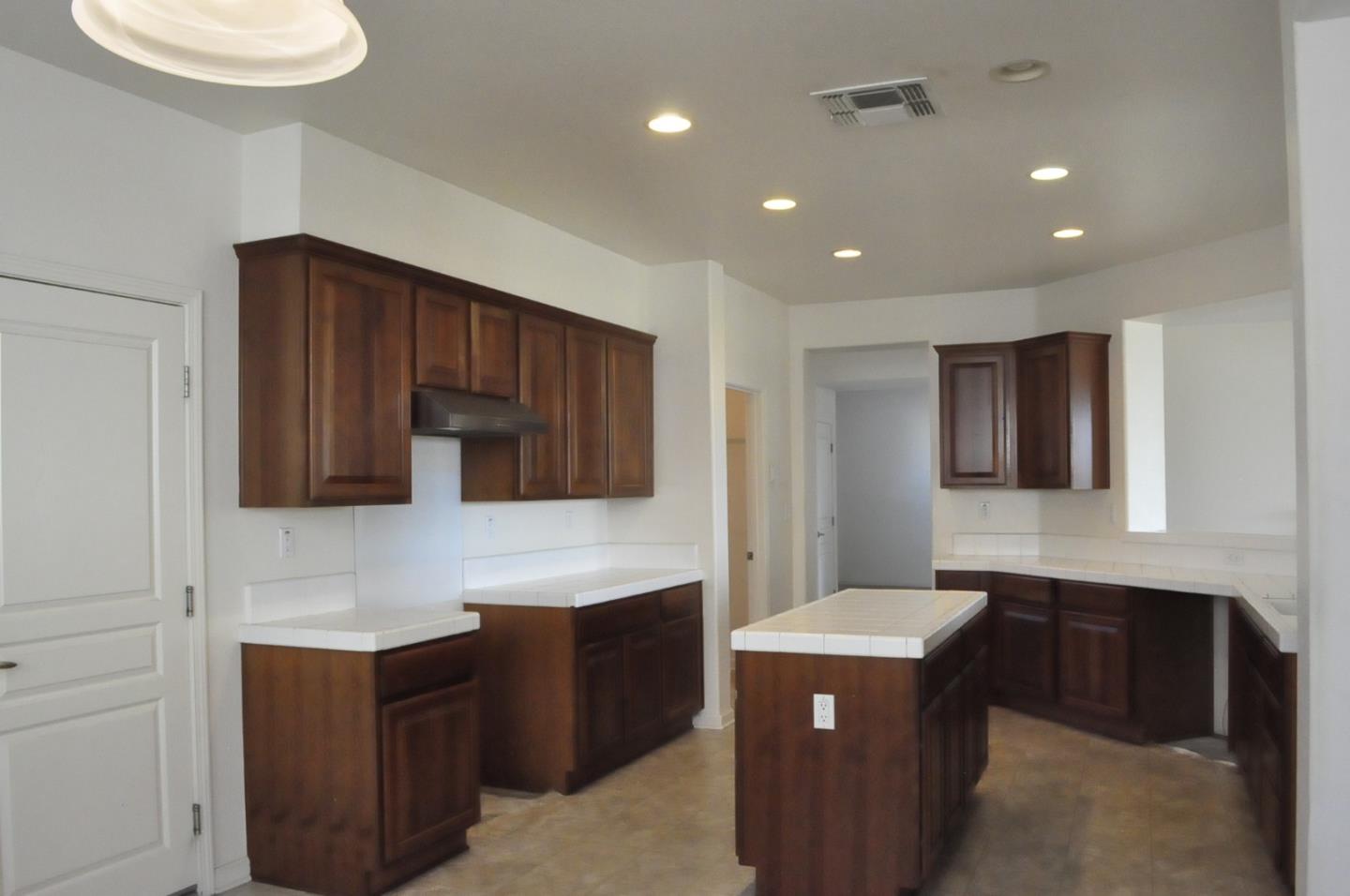 Detail Gallery Image 17 of 45 For 1826 Grand Pheasant Ln, Lincoln,  CA 95648 - 2 Beds | 2 Baths
