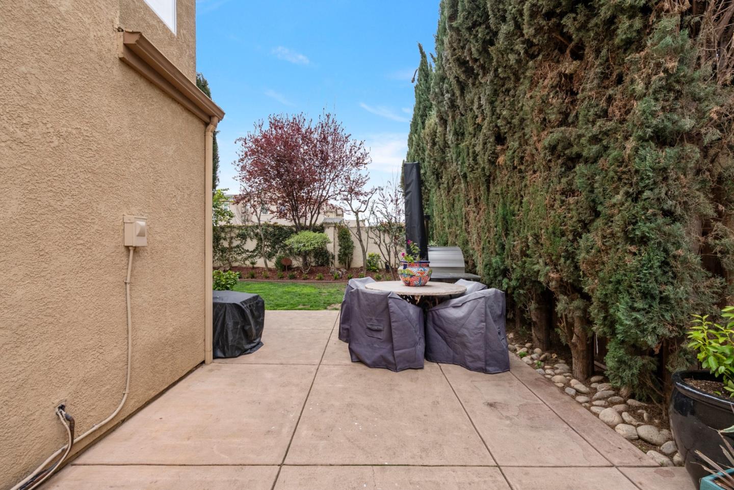 Detail Gallery Image 66 of 76 For 411 Regal Dr, Hollister,  CA 95023 - 5 Beds | 3/1 Baths
