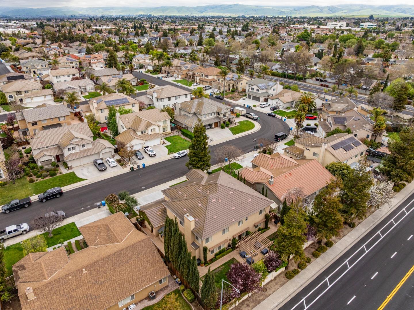 Detail Gallery Image 70 of 76 For 411 Regal Dr, Hollister,  CA 95023 - 5 Beds | 3/1 Baths