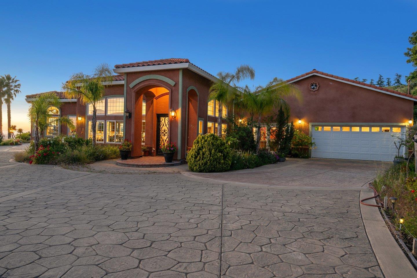 Detail Gallery Image 2 of 81 For 3903 Aborn Rd, San Jose,  CA 95135 - 5 Beds | 4 Baths