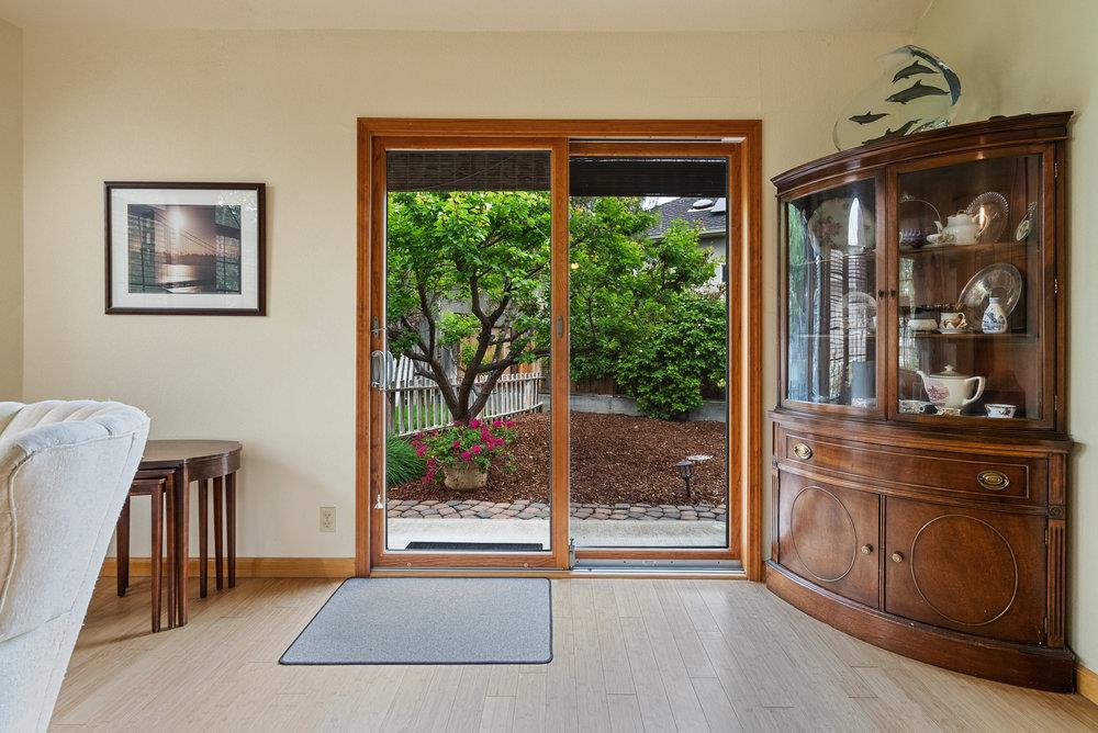 Detail Gallery Image 11 of 42 For 105 Louise Cir, Hollister,  CA 95023 - 3 Beds | 2/1 Baths