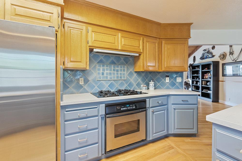Detail Gallery Image 13 of 42 For 105 Louise Cir, Hollister,  CA 95023 - 3 Beds | 2/1 Baths