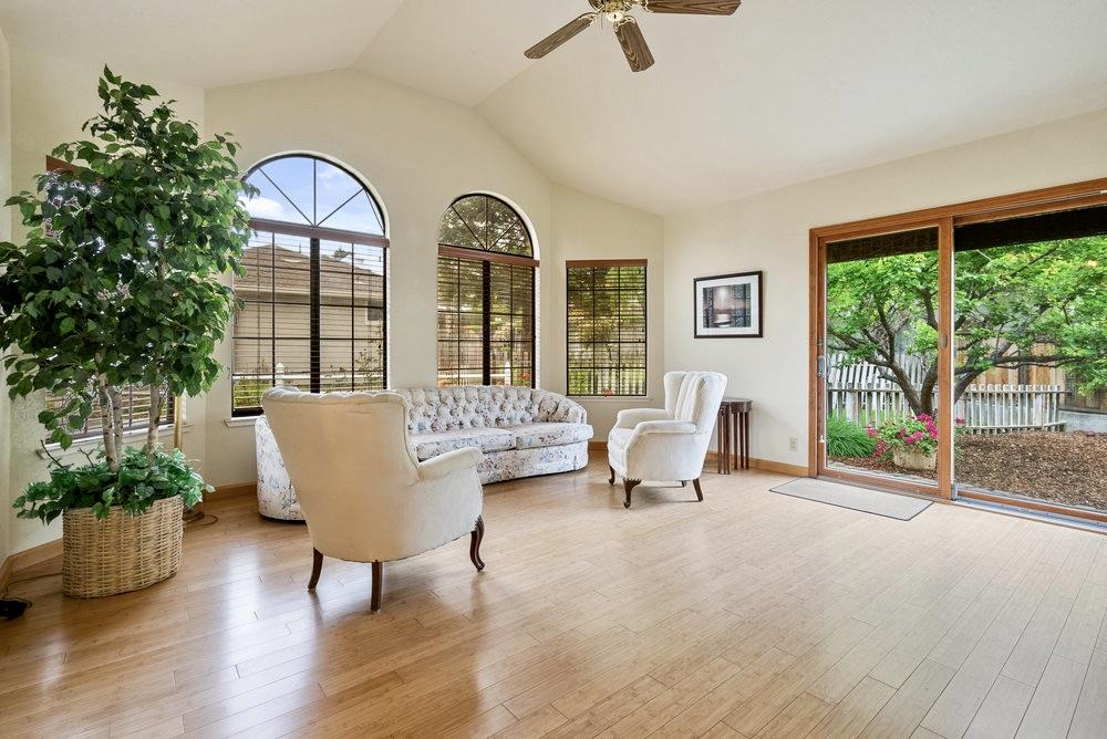 Detail Gallery Image 16 of 42 For 105 Louise Cir, Hollister,  CA 95023 - 3 Beds | 2/1 Baths