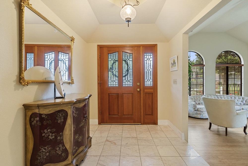 Detail Gallery Image 17 of 42 For 105 Louise Cir, Hollister,  CA 95023 - 3 Beds | 2/1 Baths