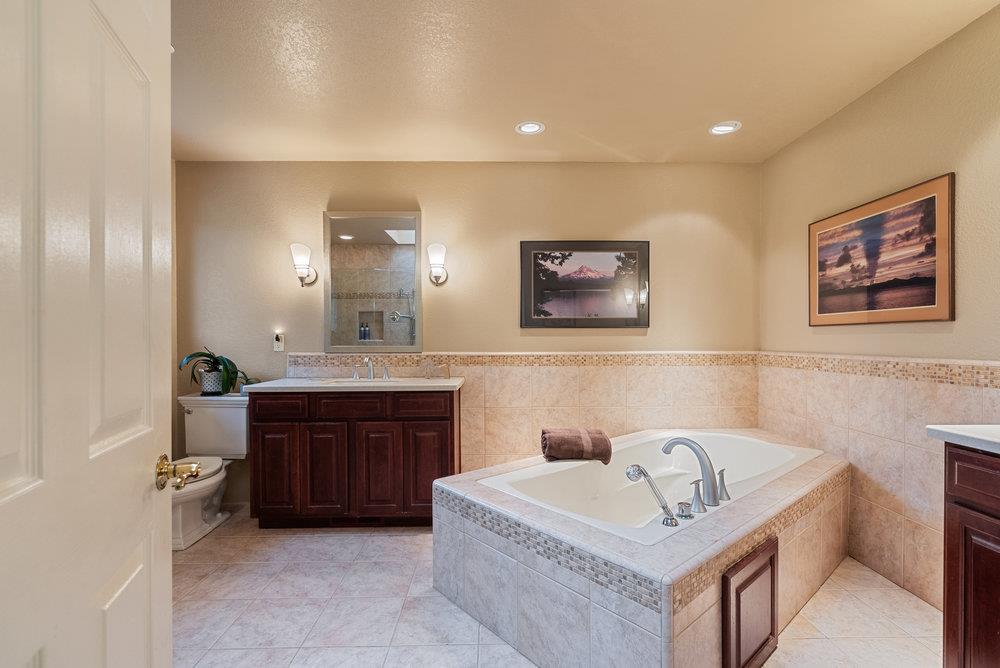 Detail Gallery Image 20 of 42 For 105 Louise Cir, Hollister,  CA 95023 - 3 Beds | 2/1 Baths
