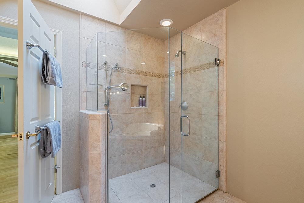 Detail Gallery Image 21 of 42 For 105 Louise Cir, Hollister,  CA 95023 - 3 Beds | 2/1 Baths