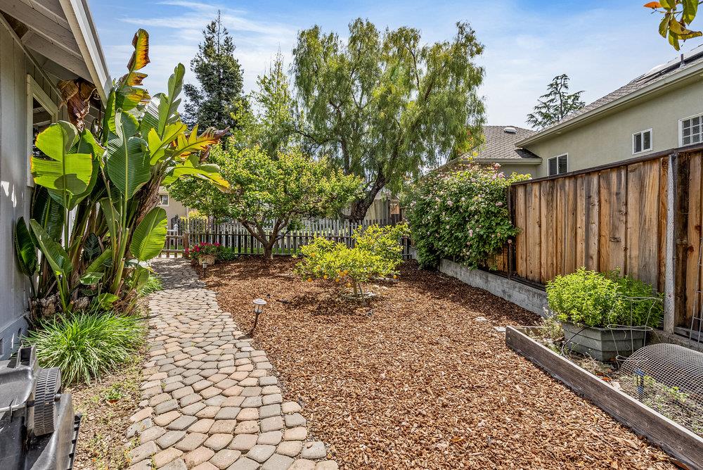 Detail Gallery Image 31 of 42 For 105 Louise Cir, Hollister,  CA 95023 - 3 Beds | 2/1 Baths