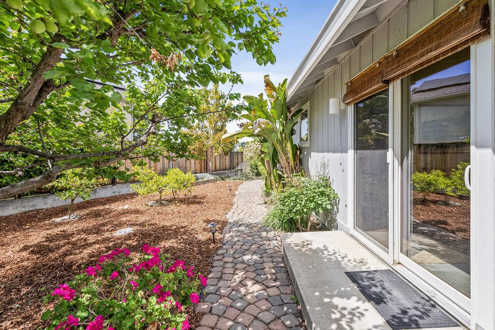 Detail Gallery Image 32 of 42 For 105 Louise Cir, Hollister,  CA 95023 - 3 Beds | 2/1 Baths
