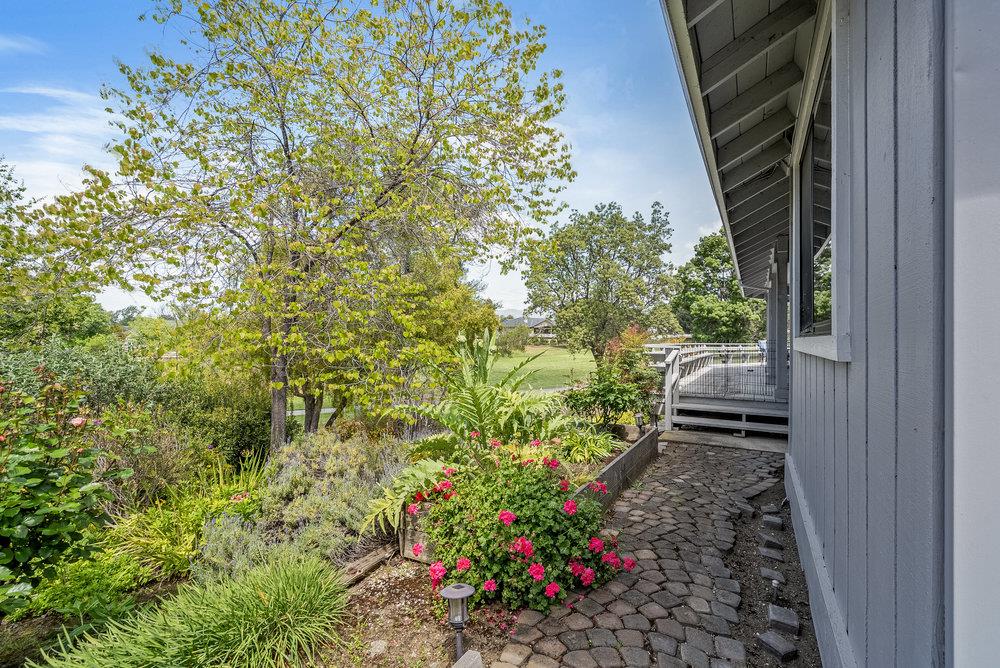 Detail Gallery Image 34 of 42 For 105 Louise Cir, Hollister,  CA 95023 - 3 Beds | 2/1 Baths