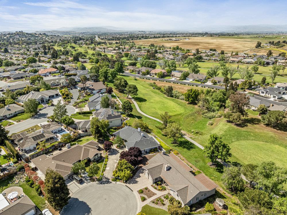 Detail Gallery Image 36 of 42 For 105 Louise Cir, Hollister,  CA 95023 - 3 Beds | 2/1 Baths