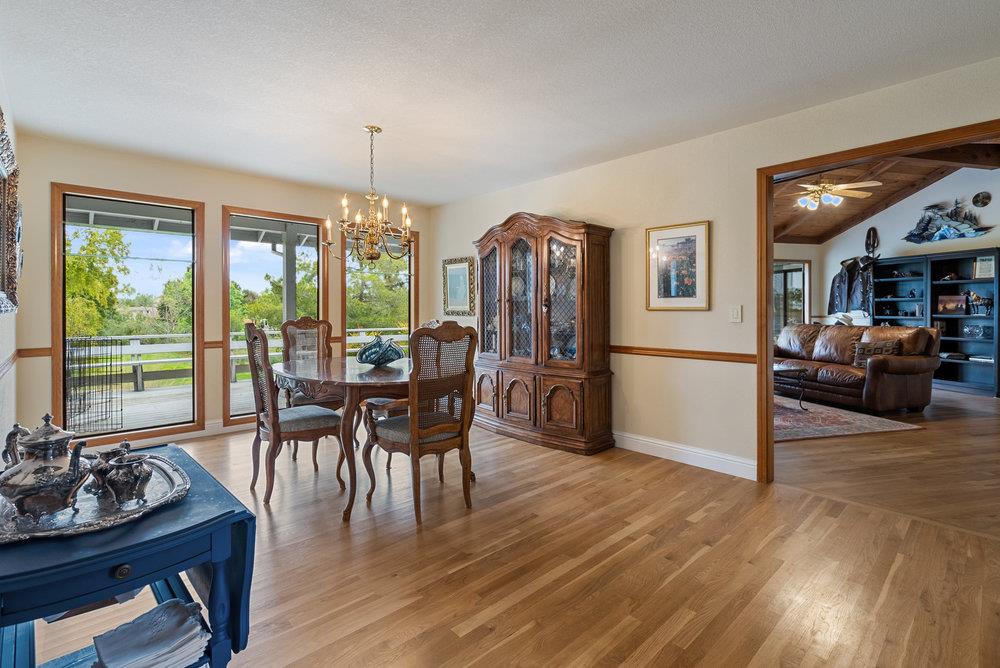 Detail Gallery Image 8 of 42 For 105 Louise Cir, Hollister,  CA 95023 - 3 Beds | 2/1 Baths