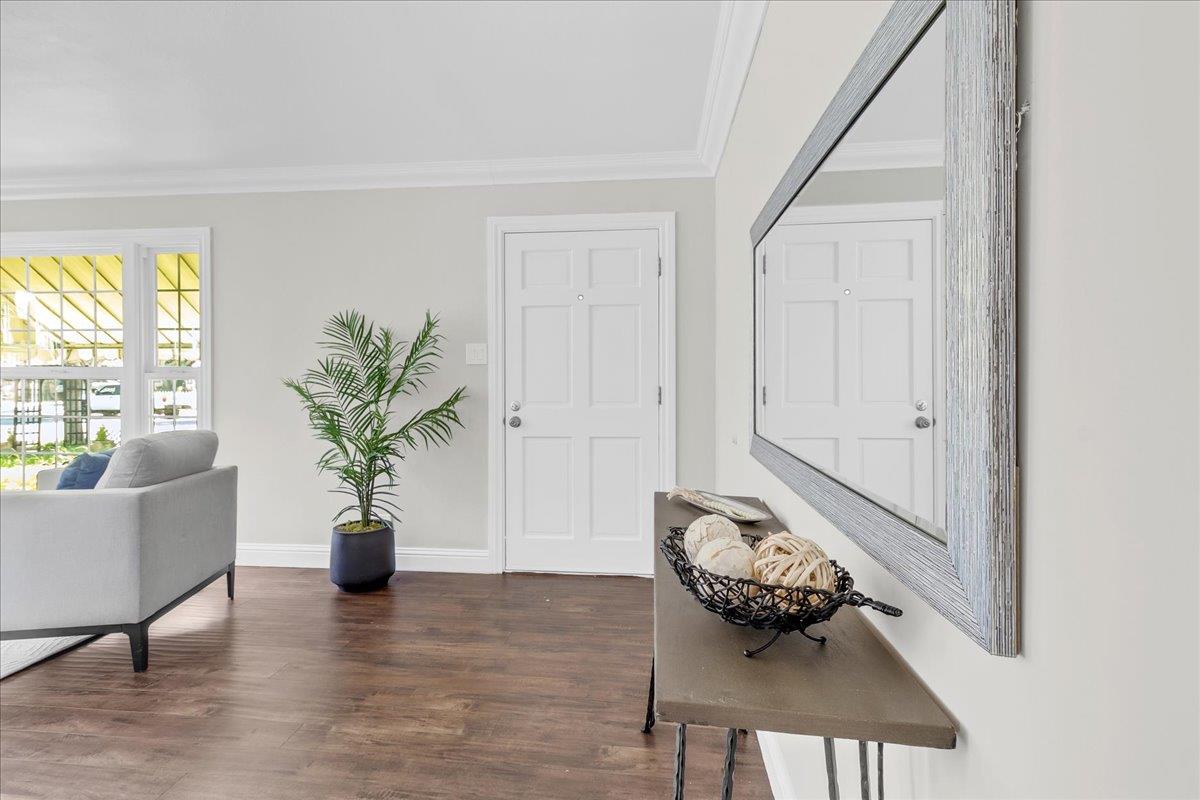 Detail Gallery Image 4 of 36 For 553 Line St, Hollister,  CA 95023 - 2 Beds | 1 Baths