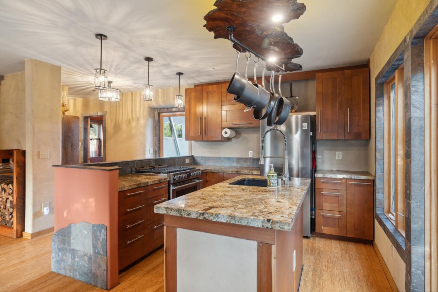 Detail Gallery Image 16 of 52 For 18010 Moonrise Rd, Boulder Creek,  CA 95006 - 1 Beds | 1/1 Baths