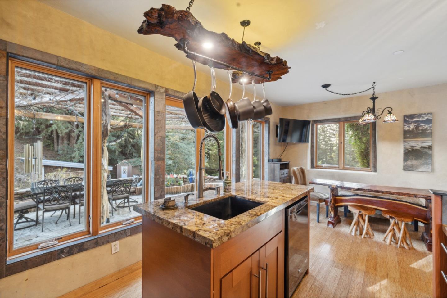 Detail Gallery Image 17 of 52 For 18010 Moonrise Rd, Boulder Creek,  CA 95006 - 1 Beds | 1/1 Baths