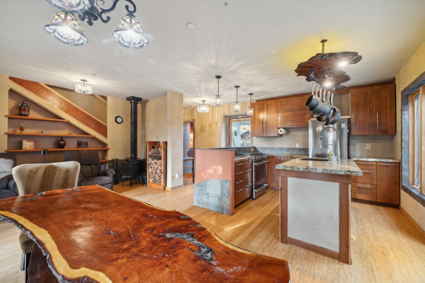 Detail Gallery Image 3 of 52 For 18010 Moonrise Rd, Boulder Creek,  CA 95006 - 1 Beds | 1/1 Baths