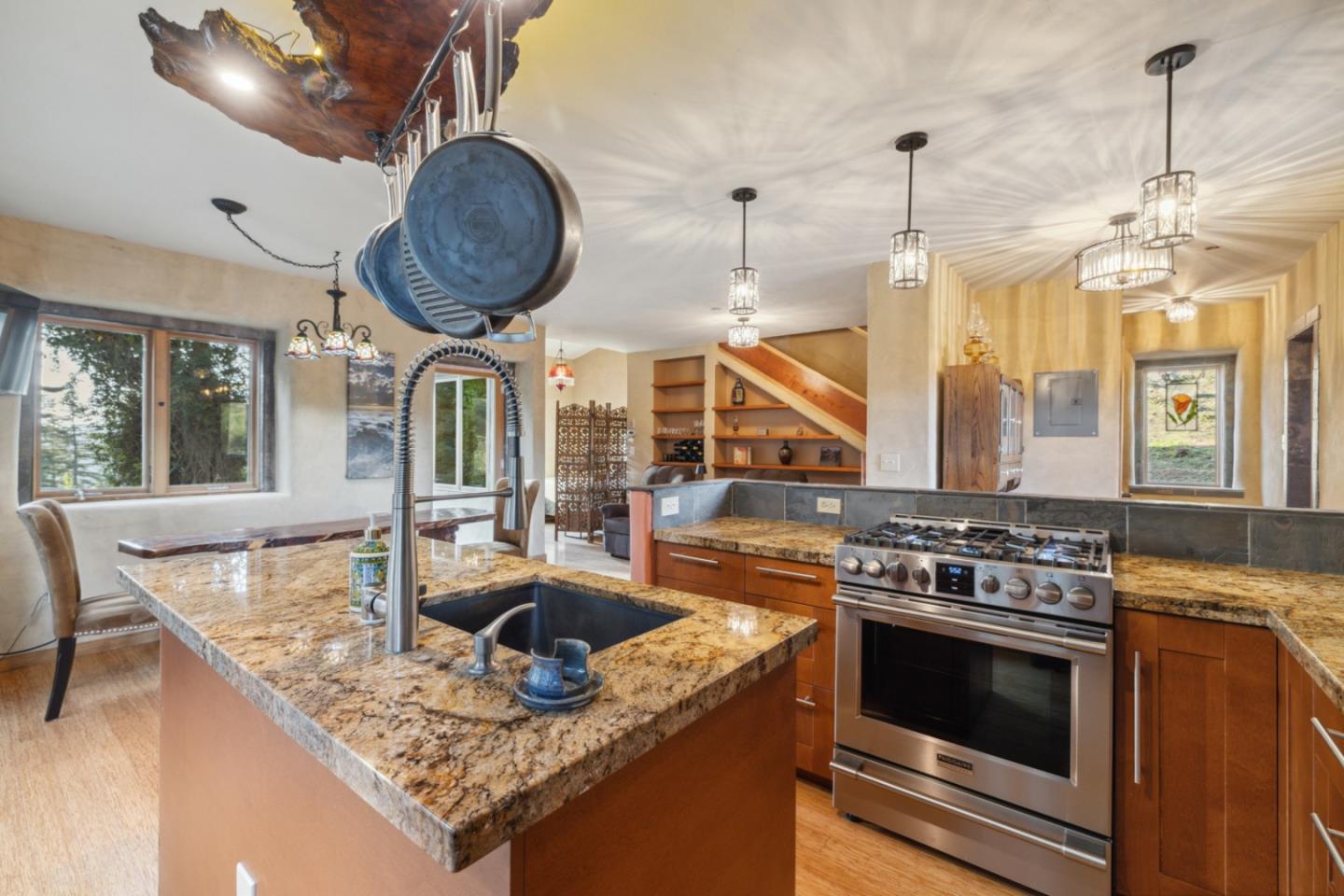Detail Gallery Image 5 of 52 For 18010 Moonrise Rd, Boulder Creek,  CA 95006 - 1 Beds | 1/1 Baths