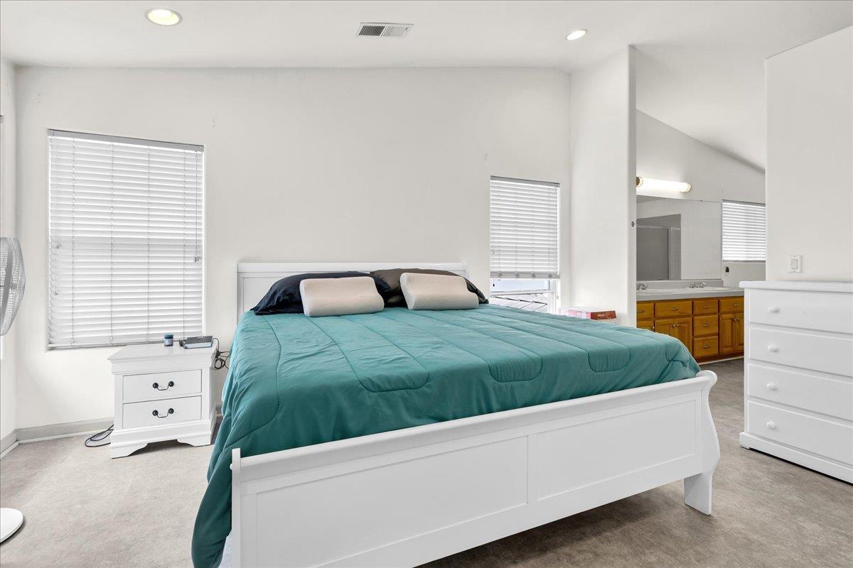 Detail Gallery Image 12 of 33 For 493 Churchill Way, Salinas,  CA 93906 - 4 Beds | 2/1 Baths